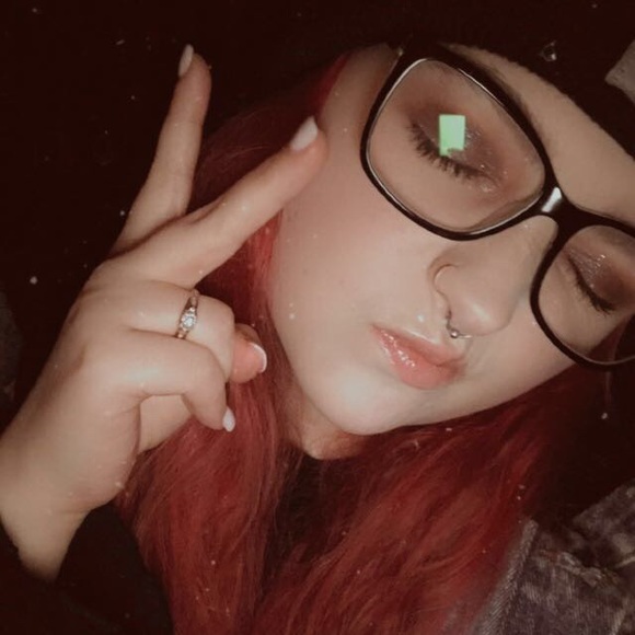 Meet your Posher, Shelby - Picture 1 of 8